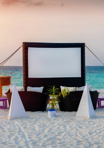 Aktivitäten auf den Malediven - Wie die Kinoleinwand am Sandstrand