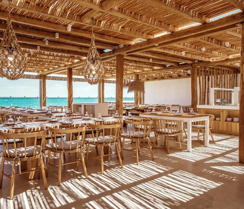 Bewertung des Mitsis Rinela Beach Resort & Spa - Schicke Bar